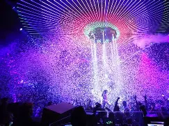 Nigth & Beach imagen destacada